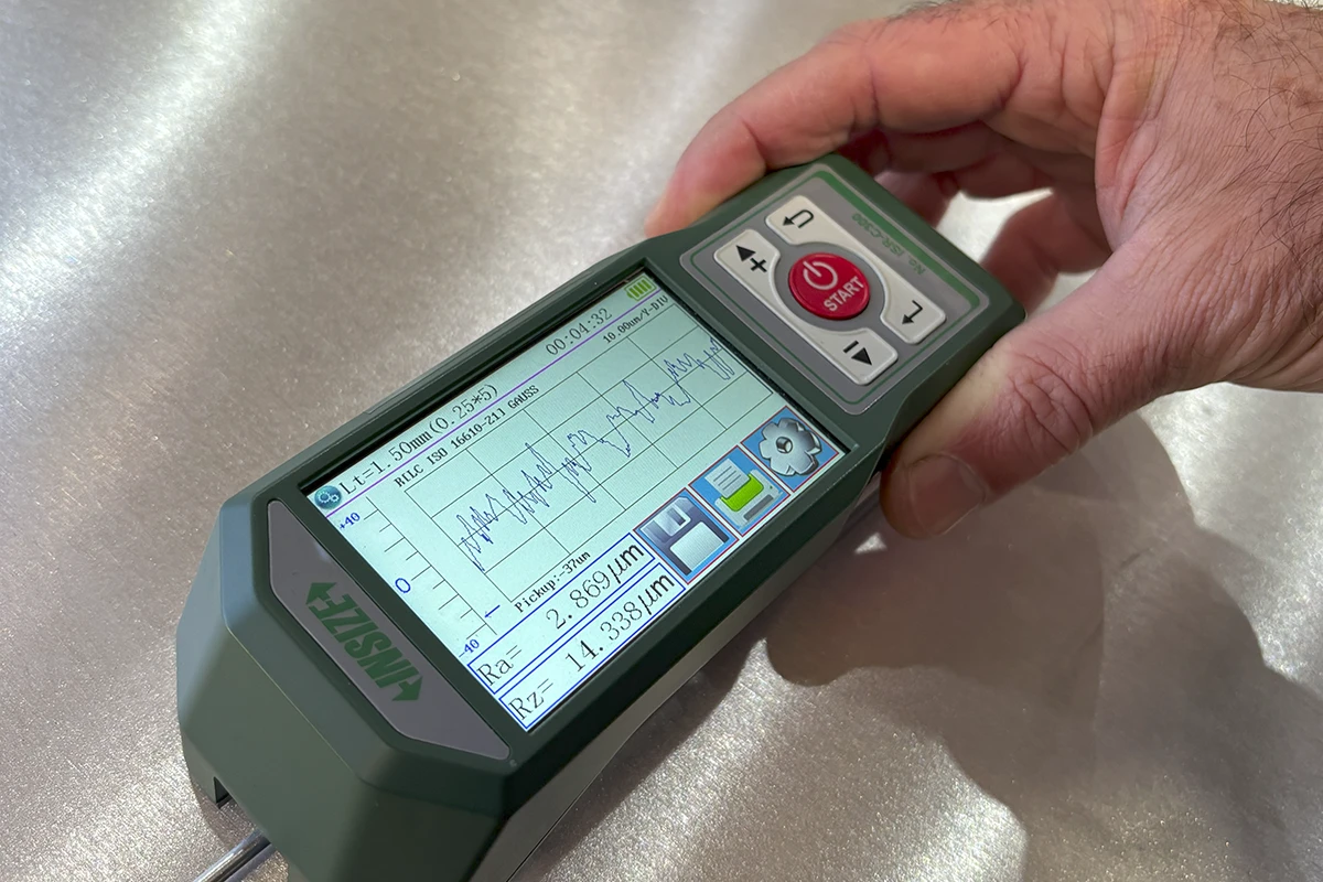 Equipamento eletrônico de medição e controle, comprovando precisão, inovação e suporte técnico especializado.